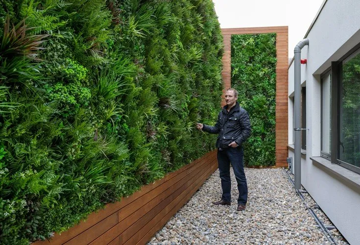 How the VistaFolia by VistaGreen, Green Wall System Works